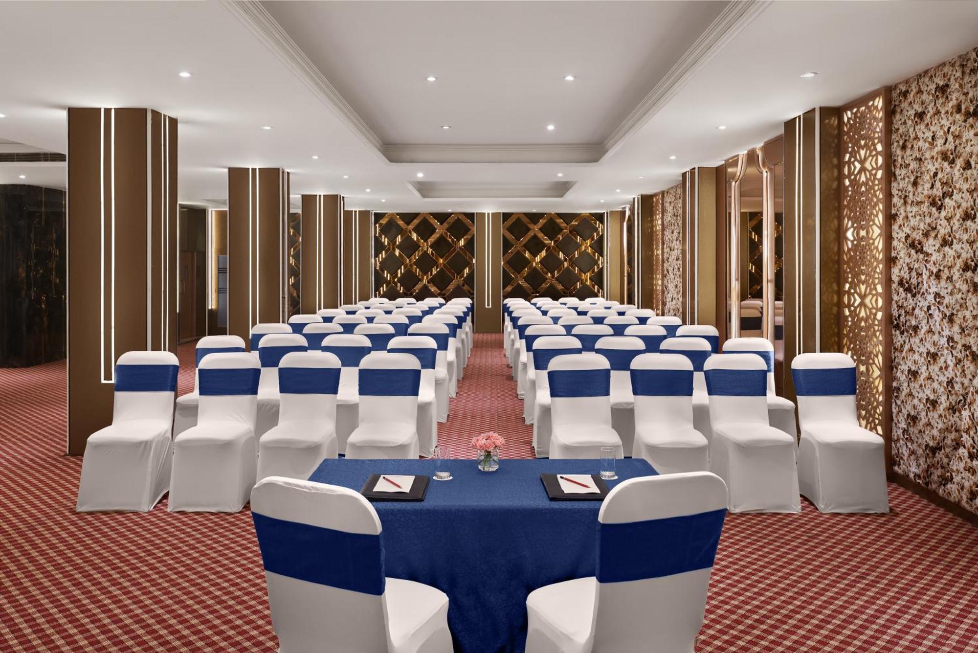 Deventure Sarovar Portico Patel Nagar نيودلهي المظهر الخارجي الصورة