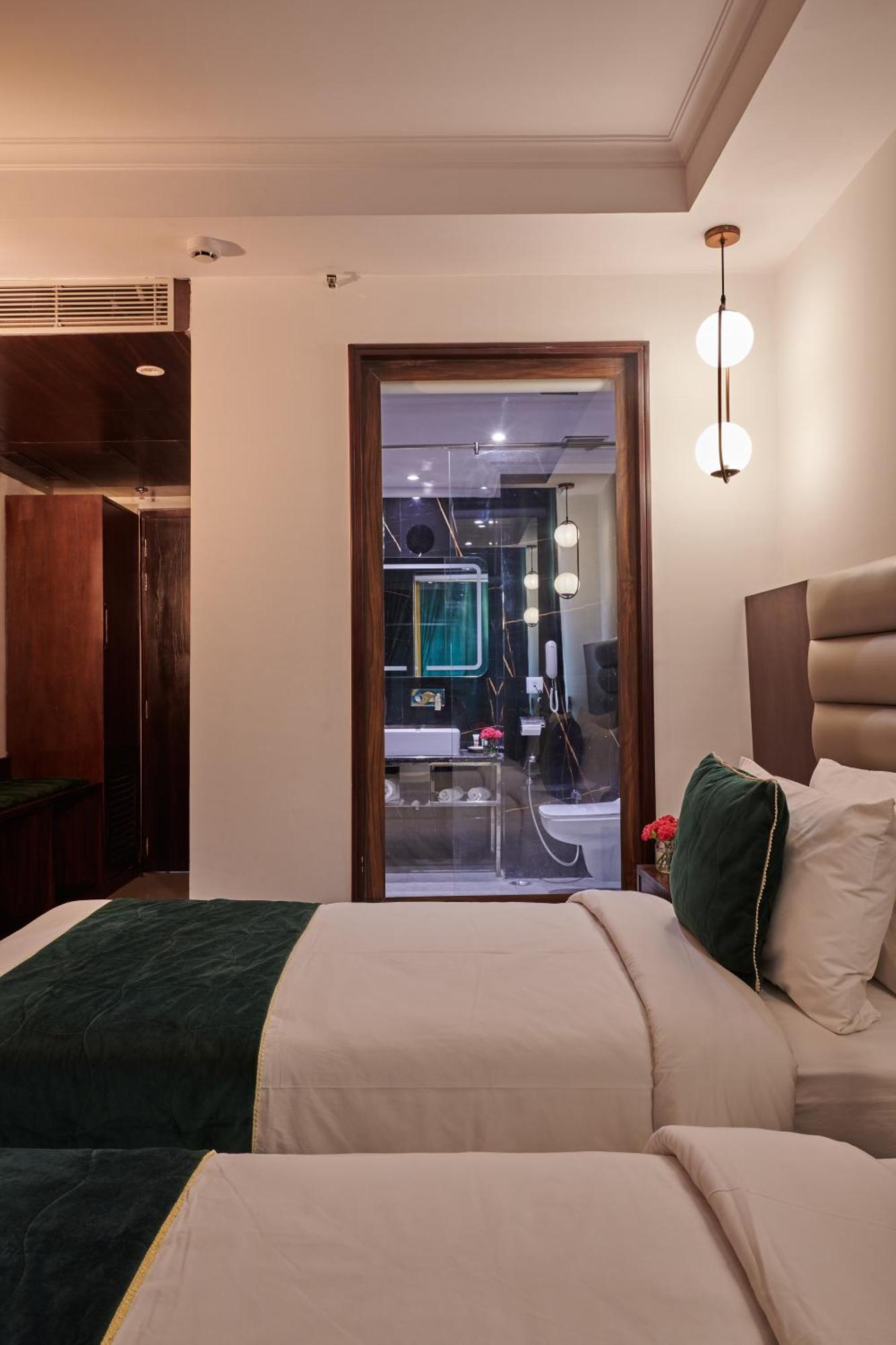 Deventure Sarovar Portico Patel Nagar نيودلهي المظهر الخارجي الصورة