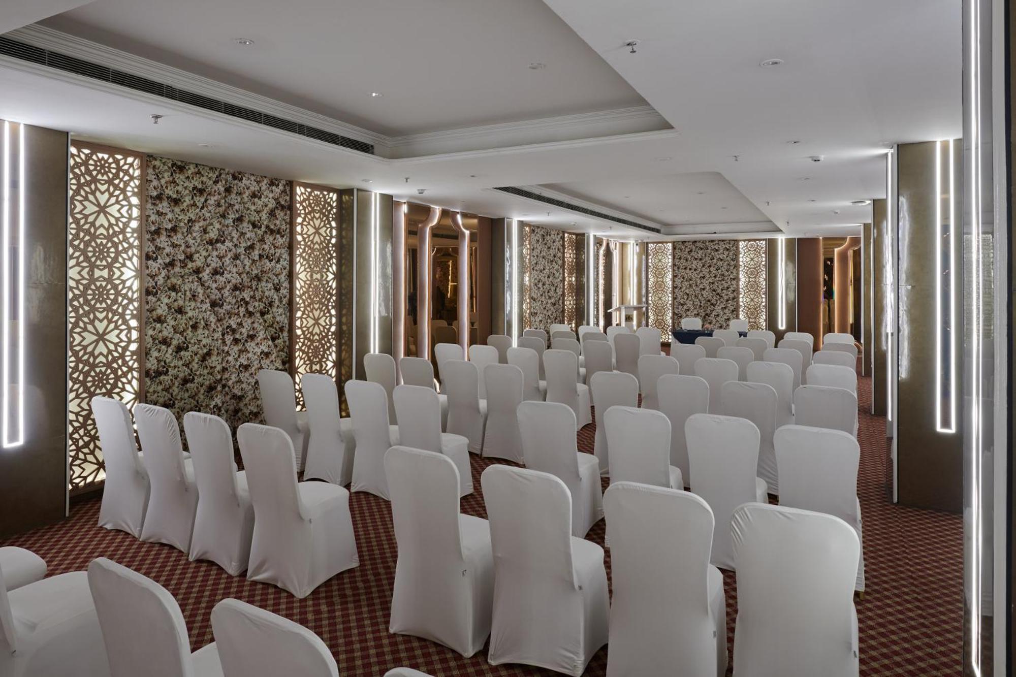 Deventure Sarovar Portico Patel Nagar نيودلهي المظهر الخارجي الصورة